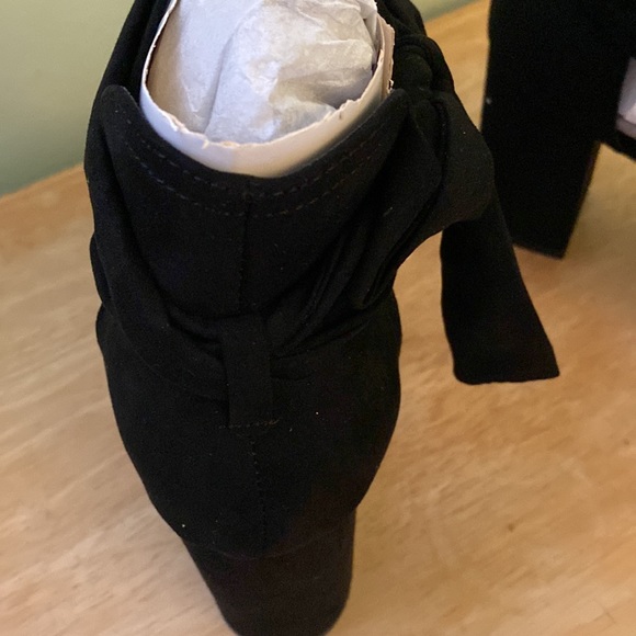 Ladies booties - Picture 4 of 6